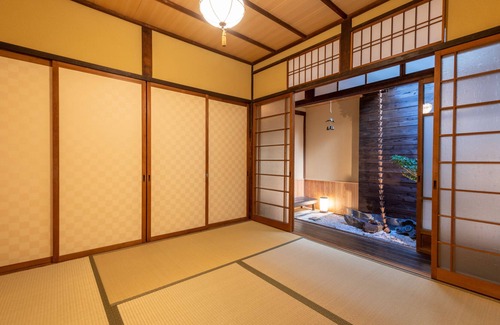 Central Kyoto Villa | Palacio Imperial Kumo Machiya Minami （雲 小舟）