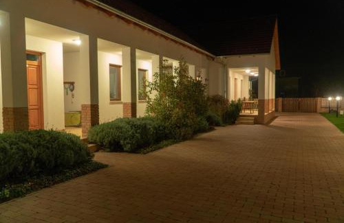 Vertesboglar Casa | Kun Pista Vendégház