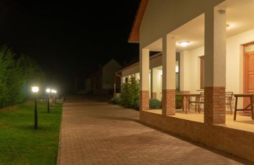 Vertesboglar Casa | Kun Pista Vendégház