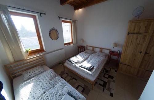 Vertesboglar Casa | Kun Pista Vendégház II