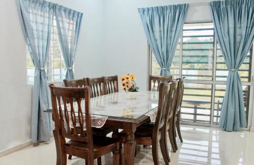 Sungai Buloh Casa | Kundang Villa @ Tasik Biru - 3 Bedrooms Bungalow
