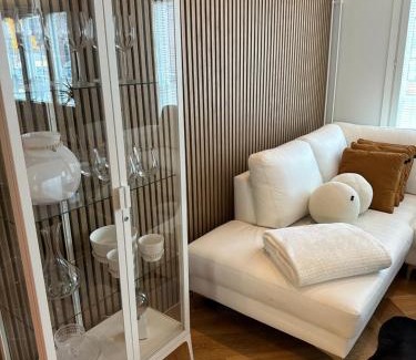 Vaasa Apartamento | Kuriren Premium Stay - Central location and Sauna!