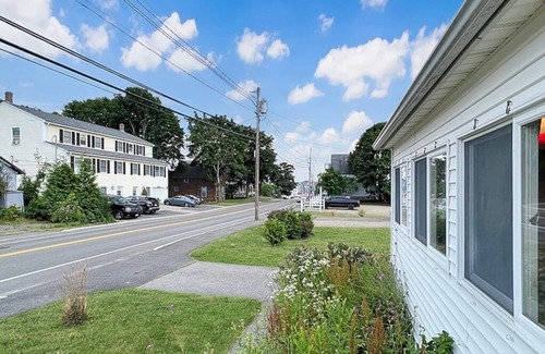 York Beach Casa | Kurtz Cottage - Y856 Brought to you by GetAway Vacations