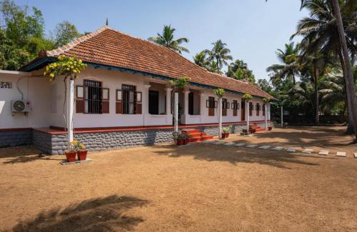 Alappuzha Casa | Kuttanad Kayak Club by Lexstays