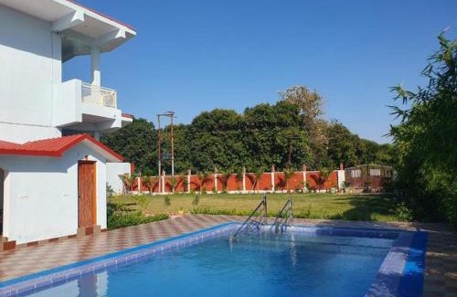 Bail Parao Complejo | Kuyal Corbett Resort