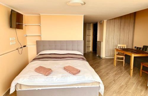 Dniprovs'kyi District Apartamento | Kvartira vozle metro Darnitca
