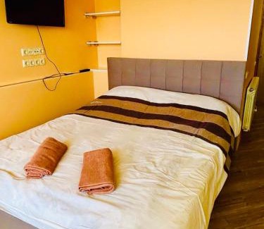 Dniprovs'kyi District Apartamento | Kvartira vozle metro Darnitca
