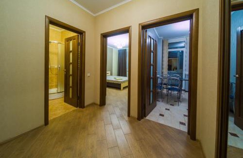 Obolon' Apartamento | Kvartirkoff na Bogatirskaya 6a, 2 floor