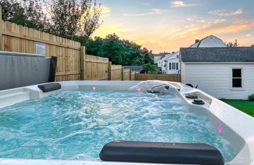 Springfield Casa | KY Bourbon Adventure Hot Tub & Distilleries