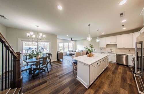 Grand Rivers Condominio | KY Lake townhome in upscale community, minutes from dining & activities!