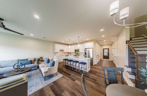 Grand Rivers Condominio | KY Lake townhome in upscale community, minutes from dining & activities!