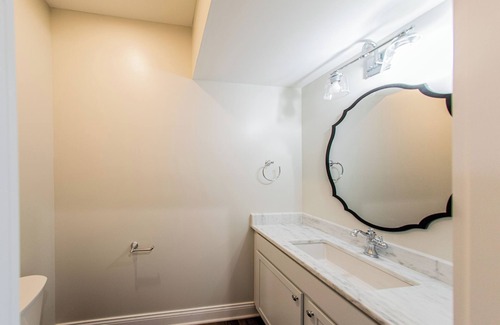 Grand Rivers Condominio | KY Lake townhome in upscale community, minutes from dining & activities!