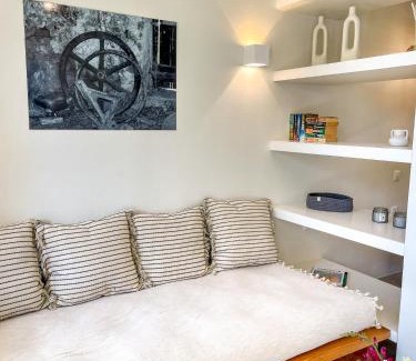 Pilalimata Apartamento | Kynthia Suite - Escape to Seaside Makry Gialos