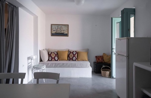 Kithnos Casa | KYON Beach Suite-C 2min by the sea Skilos, Kythnos