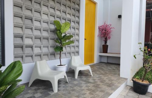 Padalarang Casa | Kyoto House - KBP with Onsen style pool, Warm water, Near Parahyangan Golf