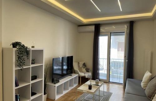 Kypseli Apartamento | Kypseli Contemporary Comfort for 6