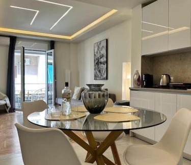 Kypseli Apartamento | Kypseli Contemporary Comfort for 6
