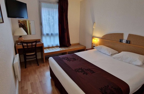 Arpajon Hotel | Kyriad Direct Arpajon