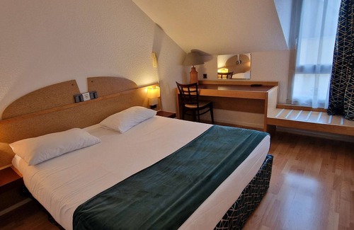 Arpajon Hotel | Kyriad Direct Arpajon