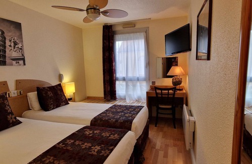 Arpajon Hotel | Kyriad Direct Arpajon