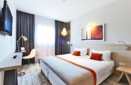 Vannes Hotel | Kyriad Prestige Vannes Centre-Palais des Arts