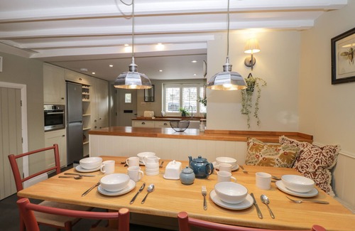 Ilmington Cabaña | KYTE COTTAGE, pet friendly, with open fire in Ilmington