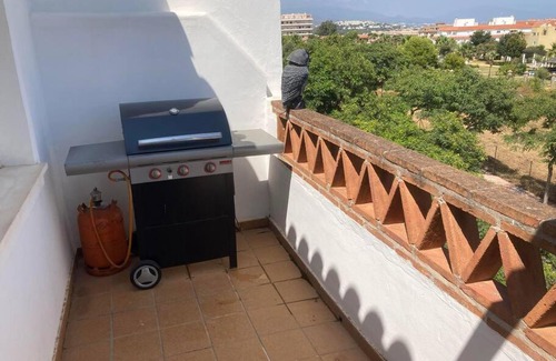San Luis de Sabinillas Apartamento | Lägenhet högst upp, med pool och utsikt över havet