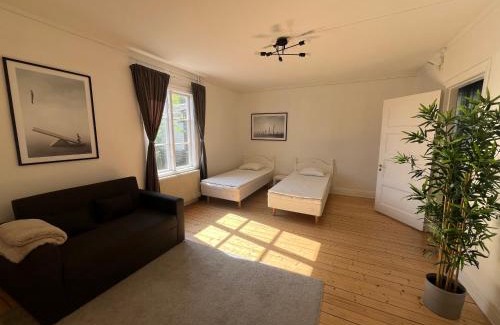 Vastra Frolunda Apartamento | Lägenhet nära hav & stad, fri parkering