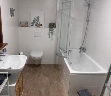 Happurg Apartamento | Ländliche Fewo Wildblume, 4 km zum Stausee