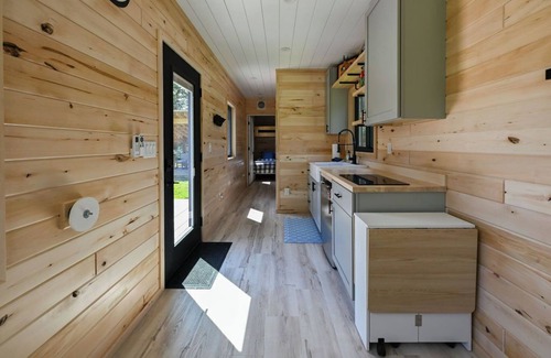 Shell Lake Casa | Långhus at Midgard Farms w/Hot Tub!