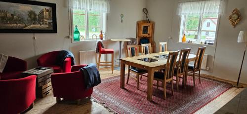 Enanger Hostal | Långvinds Bruk - Vandrarhem