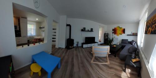 Lisny Casa | Líšný 105 celý nový dům se zahradou u Jizery a cyklo-stezky New house by Jizera river and bicycle path