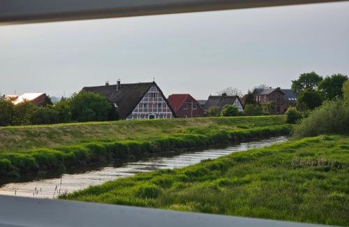 Mittelnkirchen Apartamento | Lühe Loft - direkt am Wasser im Alten Land