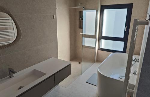 Bourgfelden Cama Y Desayuno | L'Écrin Ludovicien Spa & chambres design aux portes de Bâle