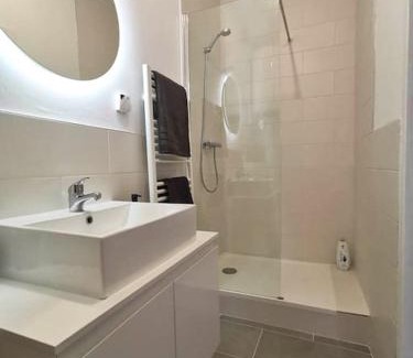 Miramas Apartamento | L'Élégant Duplex - Clim I WIFI I Proche du centre-ville