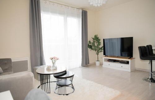 Lingolsheim Apartamento | L’Élégant - T2 - 10 min aéroport - Parking privé