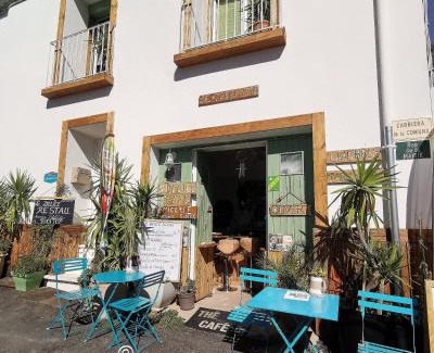 Camps-sur-l'Agly Casa | L'ÉTAPE BIEN ÊTRE,chambres et tables d'hôtes,épicerie Café, salon de massage