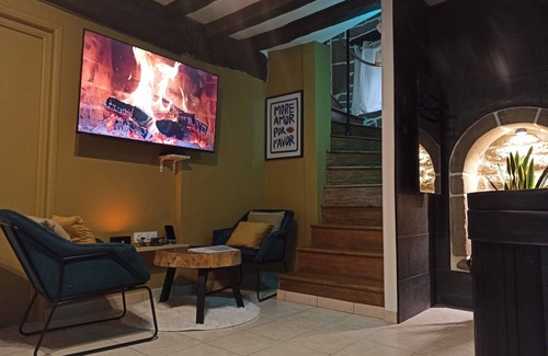 Guemene-sur-Scorff Casa | L'étreinte, Loveroom Avec spa et Sauna Privatifs au Centre de Guémené-sur-scorff