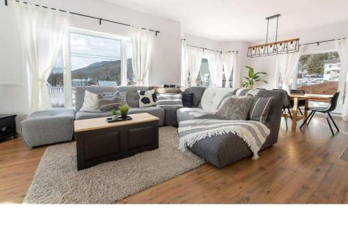 Petite-Riviere-Saint-Francois Casa | L'Albatros - SPA Billiards Arcade Family