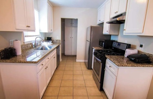 Azusa Casa | L.A. County CanyonCity AzusaHome