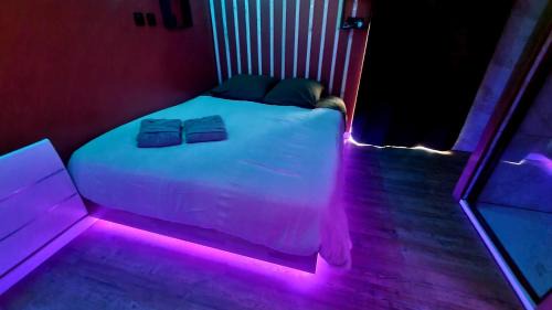 Montigny-sur-Vence Apartamento | L&A Home and Spa, baignoire jacuzzi