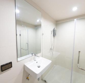 Din Daeng Hotel | L.A. Tower Hotel
