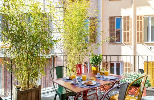 Quartier du Port Hotel | L'Abeille - Boutique Apartments