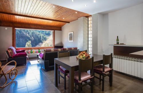 Ripoll Casa | L'Adó