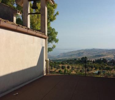 Racalmuto Casa | L'Albero Amico