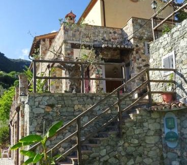 Finale Ligure Cama Y Desayuno | L'Allegra Brigata