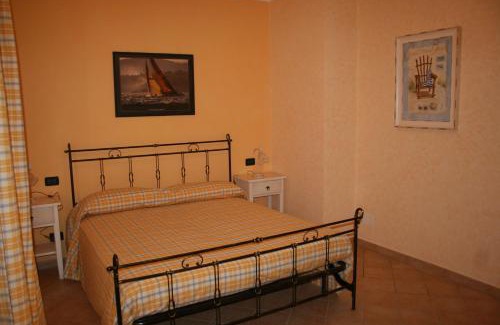 Finale Ligure Cama Y Desayuno | L'Allegra Brigata