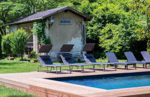 Issigeac Casa | L'ancienne gare d'Issigeac,piscine,grand terrain,4 personnes