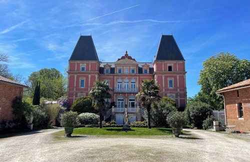 Belberaud Apartamento | L'Antre vue - jacuzzi at the château