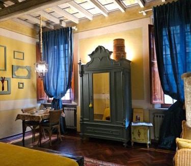 Ferrara Historic Centre Apartamento | L'Ape Regina